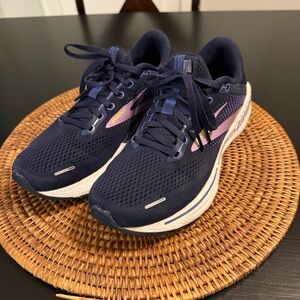 Brooks adrenaline CTS Women's Navy Running Shoes size 9.5